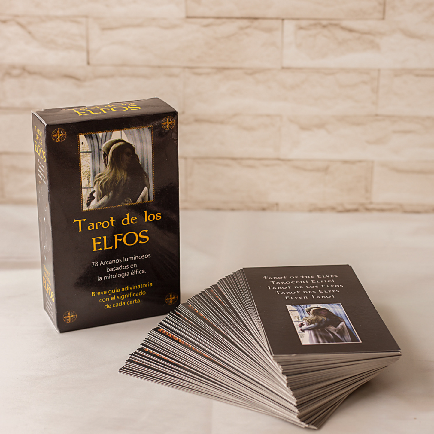 Elven Tarot Deck - A Fusion of Fantasy and Reality (Spanish Edition)