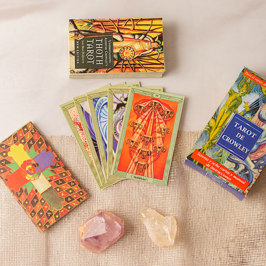 Crowley's Tarot Deck - A Journey of Self-Discovery (Spanish Edition)
